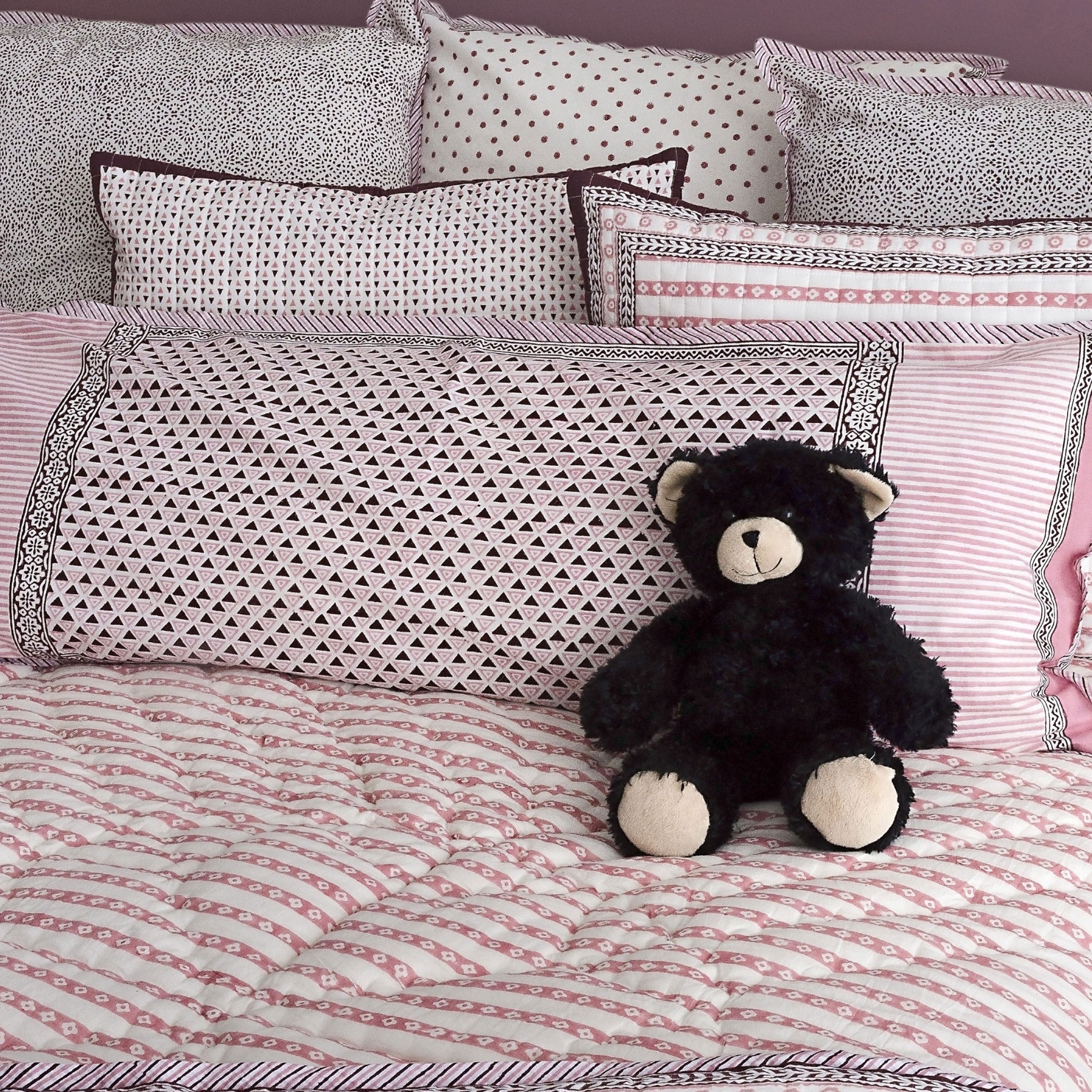CeCe Bloom Standard Sham – Suchiras